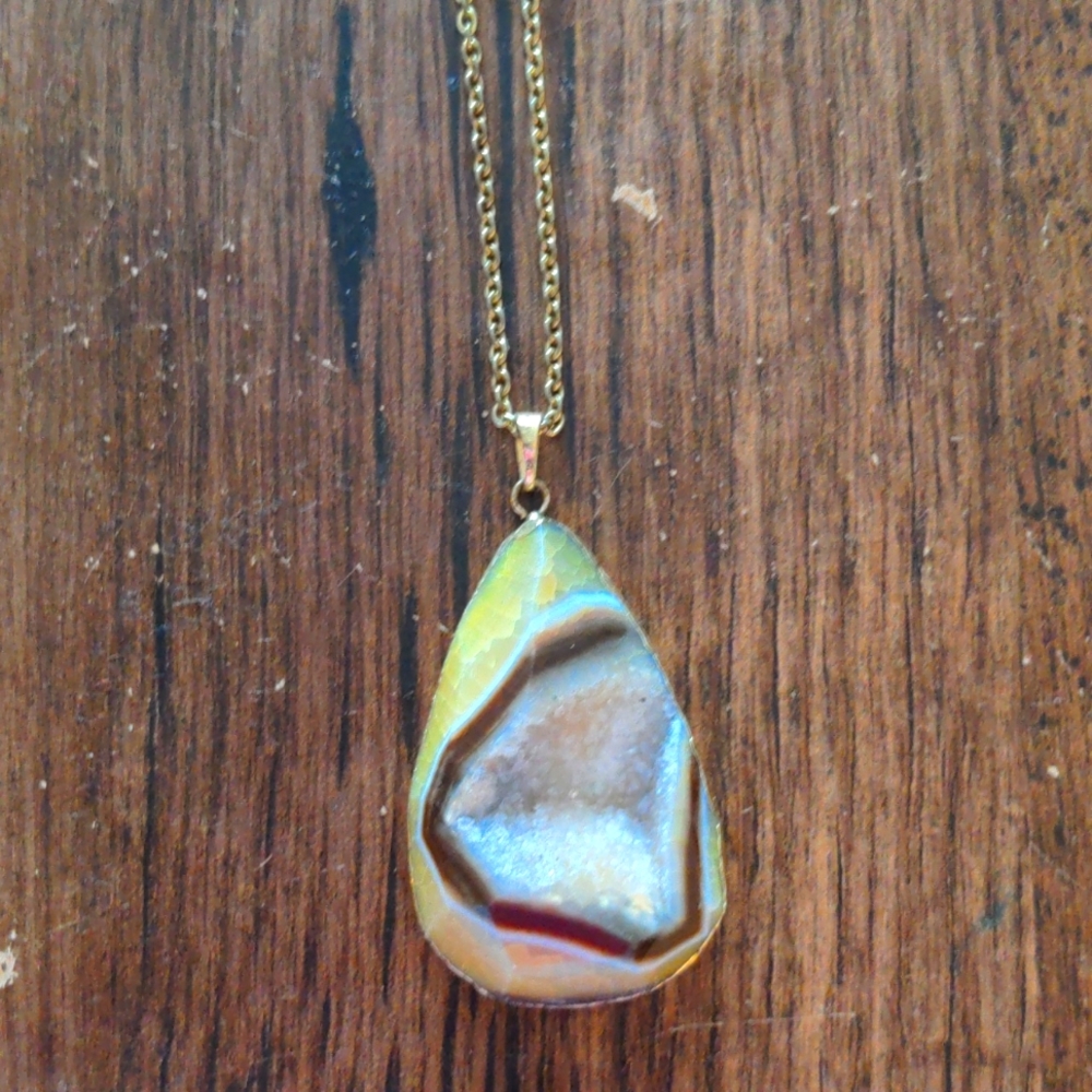 Necklace with large gemstones